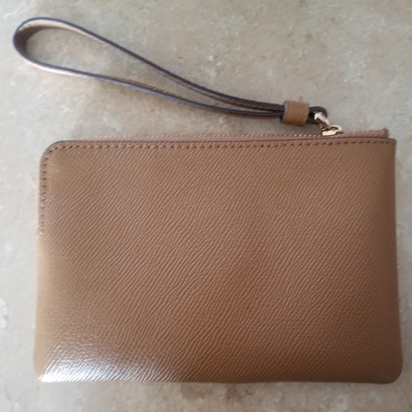 Coach - Picture 3 of 4